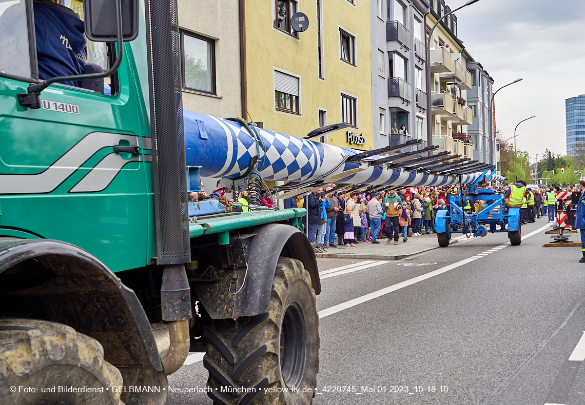 01.05.2023 - Maibaumaufstellung in Berg am Laim